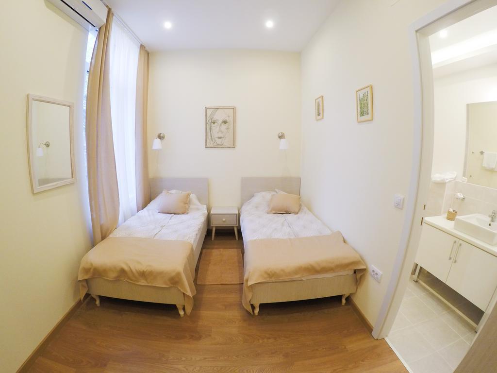 Bed&Breakfast Kod Smilje Beograd Værelse billede
